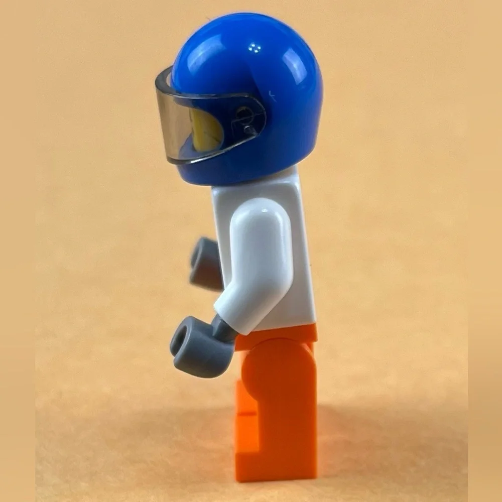 LEGO City Monster Truck Minifigure 60180 2
